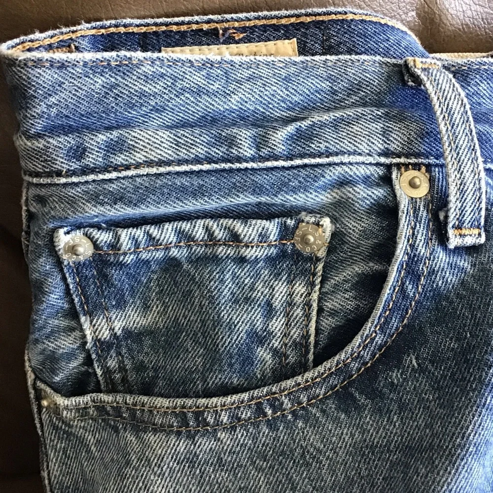 Levi’s High Rise Baggy Denim Shorts Worn Memory Jean Jorts W32 Flat 18" EUC - Picture 7 of 15